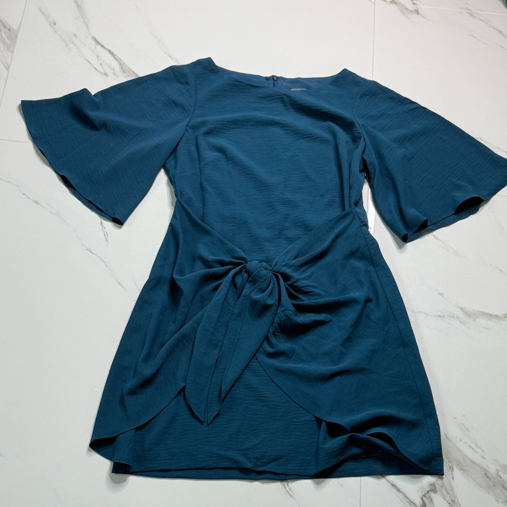 Vince Camuto Washer Tie Waist Crepe Dress